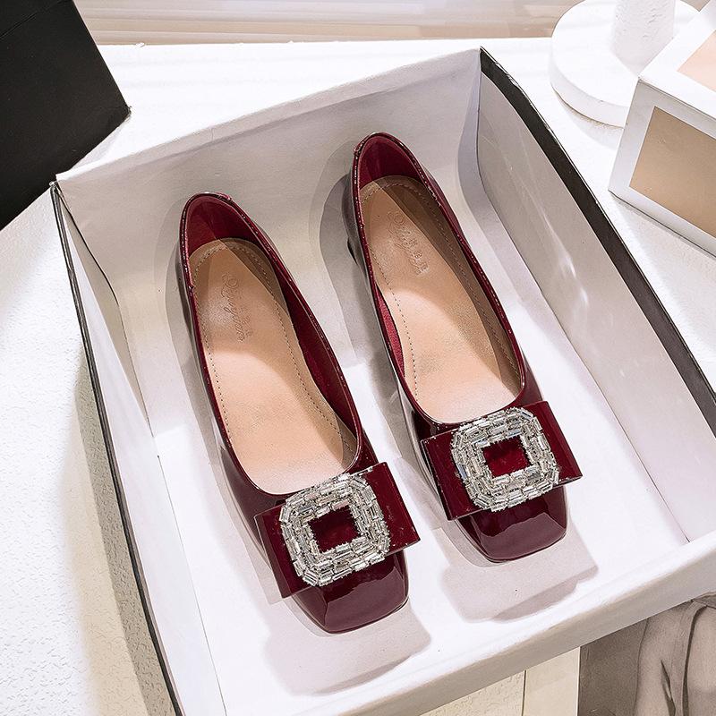 

Square head low-heeled single shoes women s 2025 new spring and autumn women s shoes French rhinestone buckle red wedding shoes thick-heeled high 35 бордовый