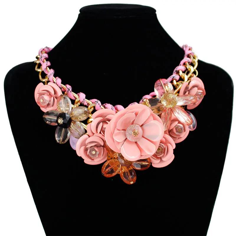 Collana con catena dorata stile punk, corda intrecciata, ciondolo fiore colorato, moda esagerata, stile nazionale, collana da street style