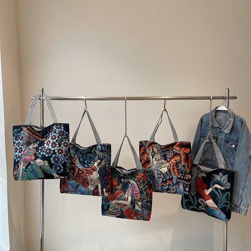 Canvas-Tasche mit Stickerei für den täglichen Gebrauch und den Weg zur Arbeit