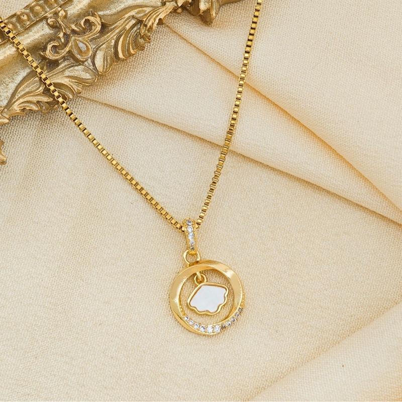 Necklace Women's Round Ring Dazzling Shell New Style Necklace Fan-shaped Fashionably Simple Elegant Accessory