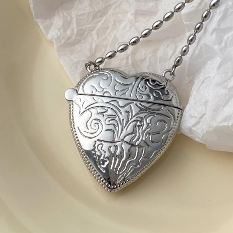 Elegant Heart Shaped Photo Locket with Chain Multifuntional Metal Crossbody Accessory Suitable for Decorating Outfits