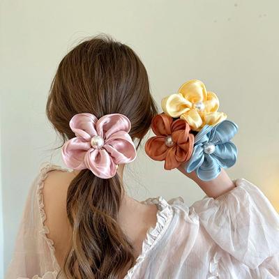 1Pcs 2024 Neue Scrunchies Pferdeschwanz Seidenblumen Elastisches Haarband Perlen Haargummis Mode Sommer