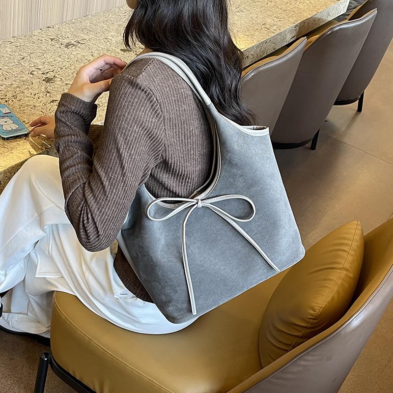 2025 Herbst/Winter Koreanischer Stil Mattiert Retro Tragetasche: Trendige Damen-Umhängetasche mit großem Fassungsvermögen