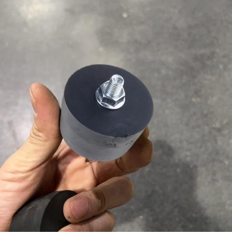 Wytrzymałe Stopki Zamienne do Kompresora Powietrza Zestaw 4 szt. Antypoślizgowa Gumowa Podstawa Ze Śrubami i Nakrętkami do Redukcji Wibracji w Przemysłowych Urządzeniach Pneumatycznych