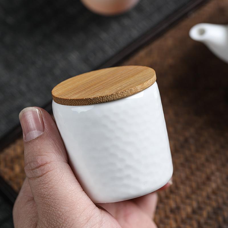 Borcan European din Ceramică Albă cu Capac din Lemn de Bambus Borcan Mini Portabil din Porțelan Cutie de Ceai Cutie Sigilată pentru Bomboane Recipient Cadou Decor pentru Casă
