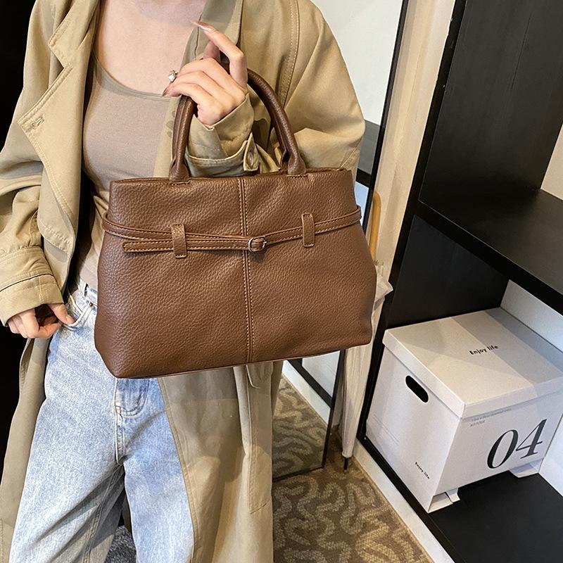 Textured retro bag women's large-capacity new autumn and winter casual shoulder handbag commuter tote bag