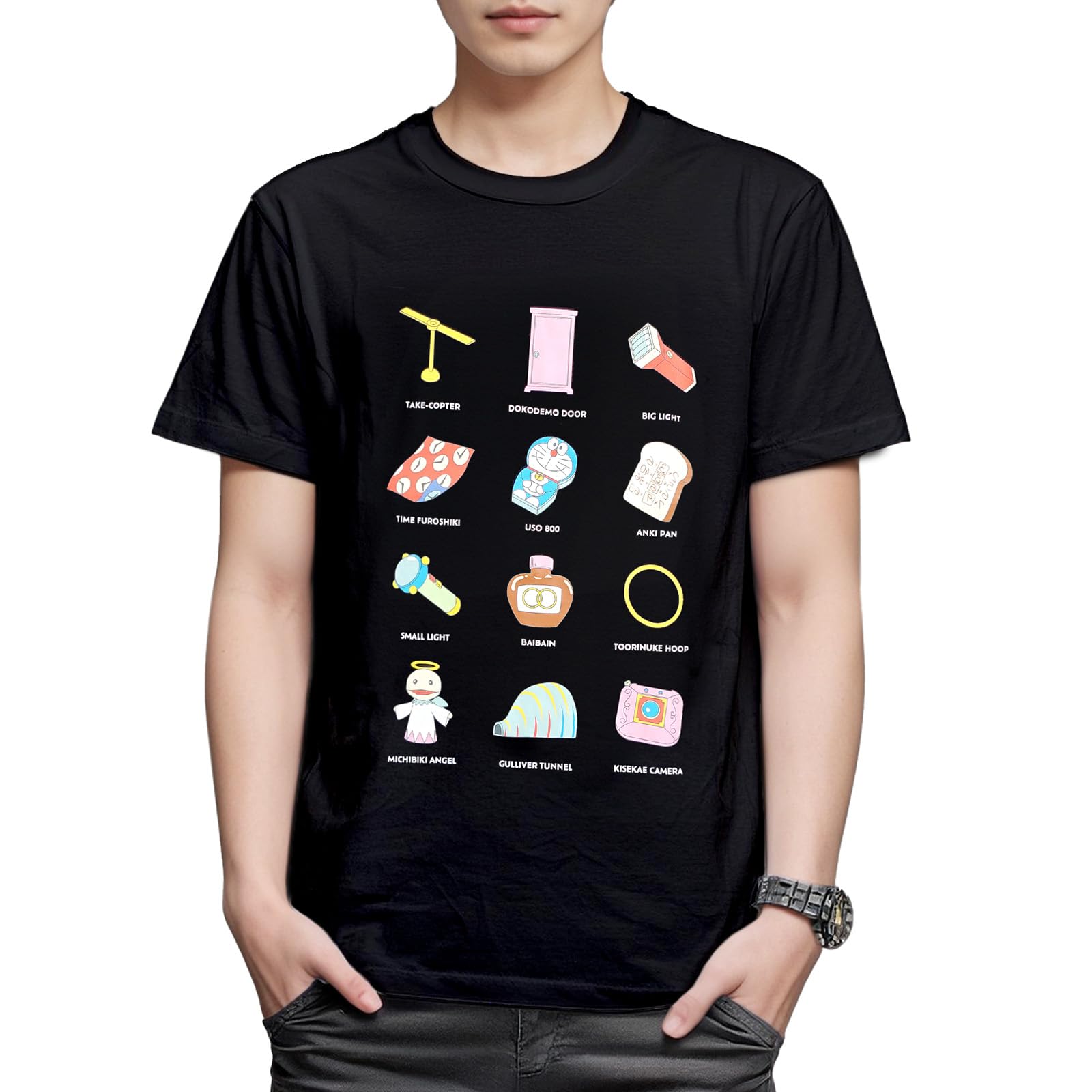 

Отличная футболка с персонажем Дораэмон и секретными гаджетами, с коротким рукавом