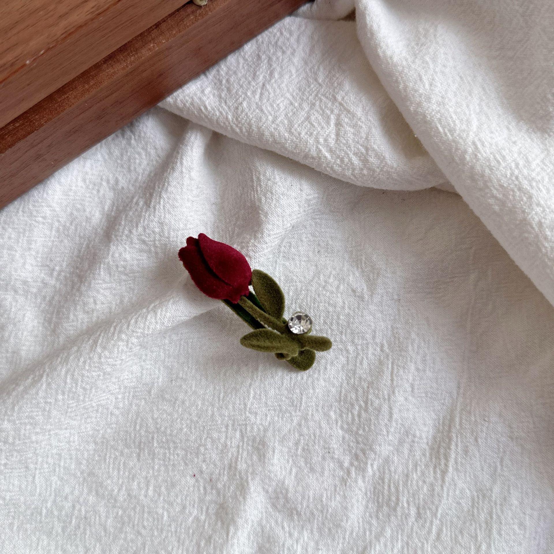 

Элитная шпилька для волос 2024 Velvet Tulip с челкой: Элегантный осенне-зимний головной убор для женщин