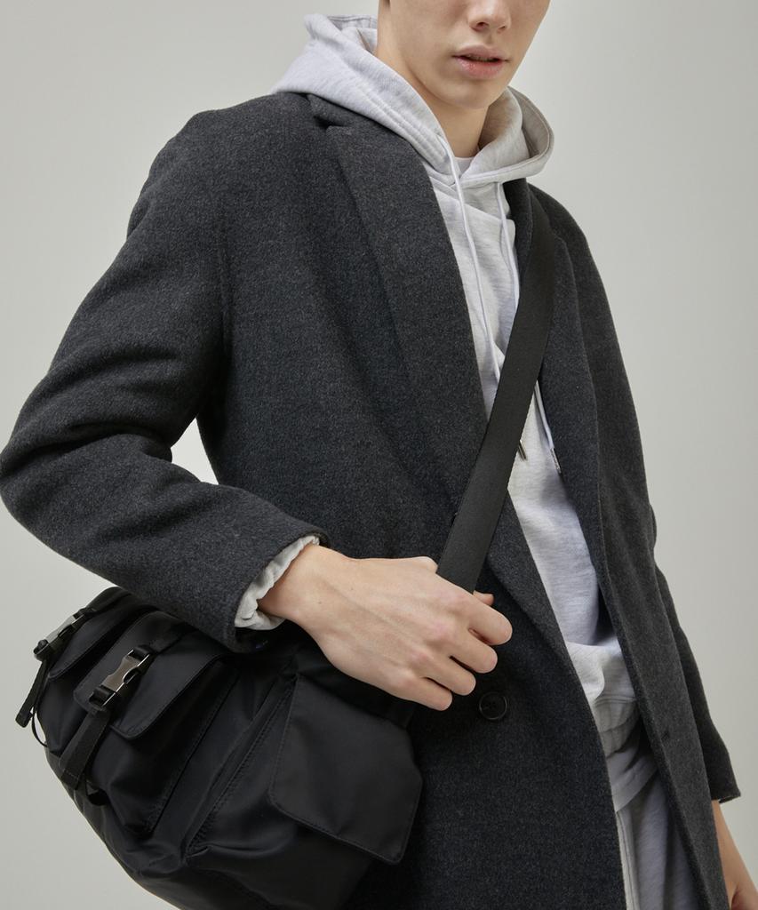 Monofold Hunt Messenger Crossbody Bag