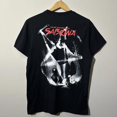 T-shirt Chilling Adventures Of Sabrina Taglia Adulto Media Maglietta Grafica Nera