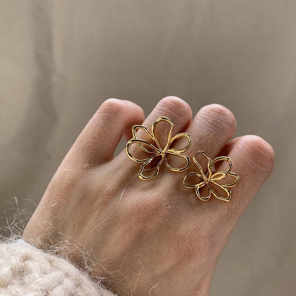 Exaggerated Golden Flower Ring Irregular Open Hollow Out Ring  Festival Gifts