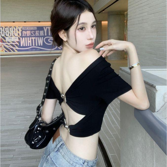 Black Backless Short Sleeve Women's T-shirt – Sleek Summer Design with Slimming, Elegant Fit
