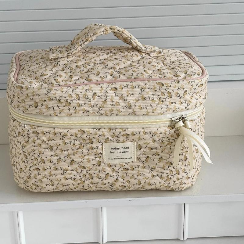 Retro Women's Floral Print Cosmetic Bag Handbag Travel Organizer Cosmetic Storage Bag Large Capacity Quilted Bag Portable Toiletries Storage Bag