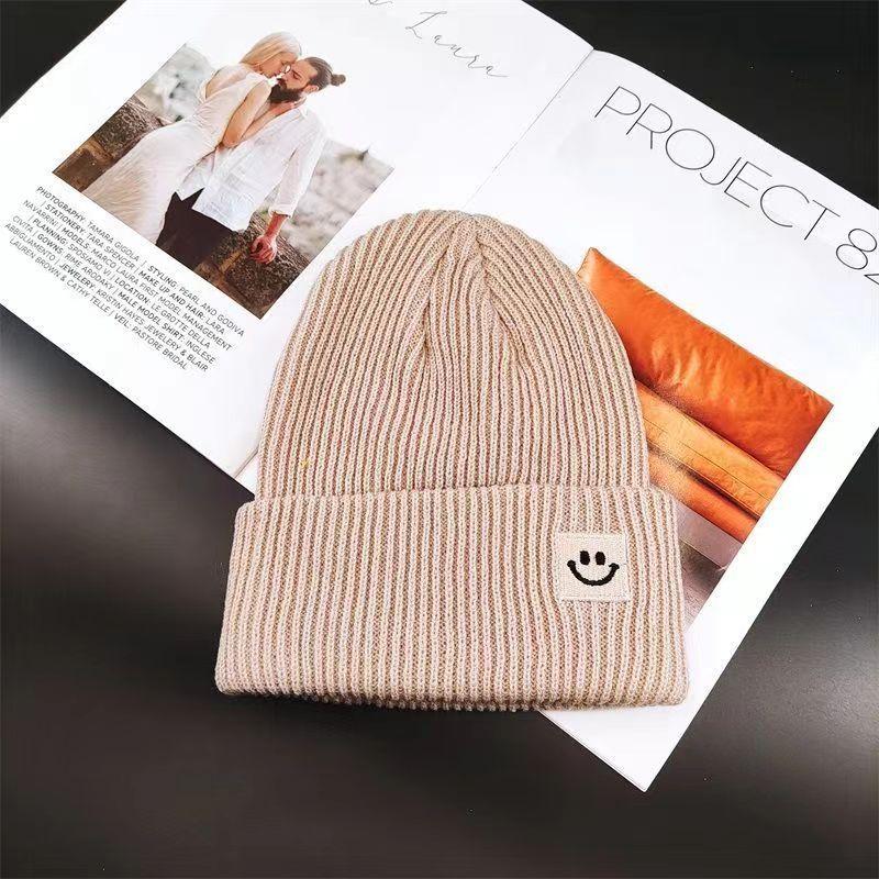 Ins Smiley Label Women's Woolen Hat, Trendy and Versatile Couple's Warm Hat, Korean Style Knitted Hat