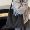 Premium sense retro bag women 2025 new shoulder bag large capacity commuter tote bag underarm mother bag tide