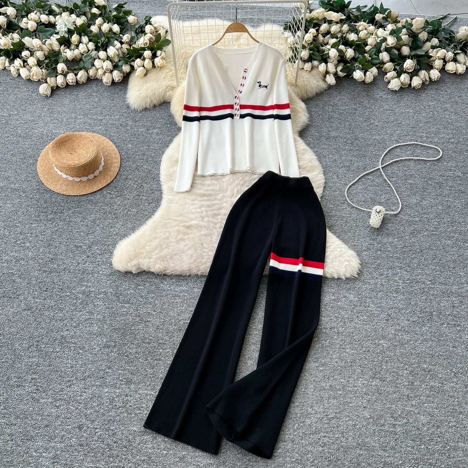 

Осень Зима Женский Полосатый Вязаный Свитер Винтажный Комплект из Двух Предметов Брюки Пуловер с V-образным Вырезом Топы и Костюм с Широкими Брюками One size белый