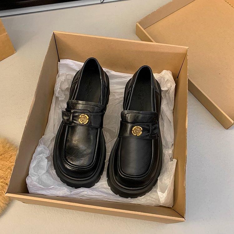 

Platform loafers women s 2025 new popular spring and autumn versatile women s shoes black single shoes British style small leather shoes 35