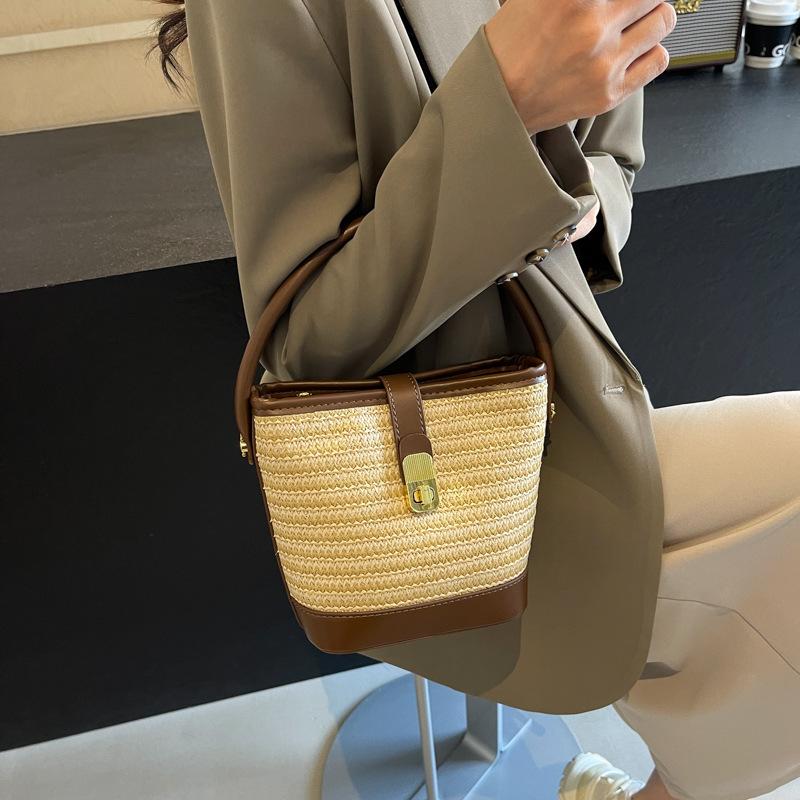 Tragbare kontrastierende gewebte Tasche Damenmode Bucket Bag Nische schlichte lässige Textur Umhängetasche