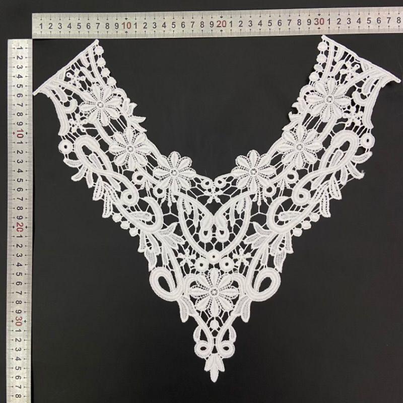 Mercerized Silk Lace Collar with 3D Embroidered Brooch