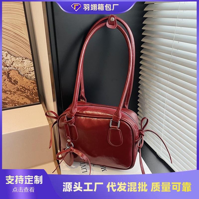 Premium Retro Small Square Bag Women's New Autumn and Winter Versatile Butterfly Shoulder Underarm Bag Commuter Bag