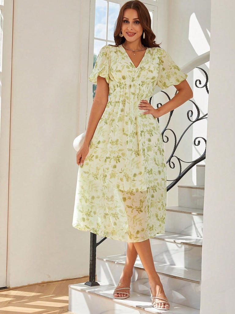 V-neck Floral Dress: European & American Style, Vacation-Ready, Waist-Cinching Women's Fashion