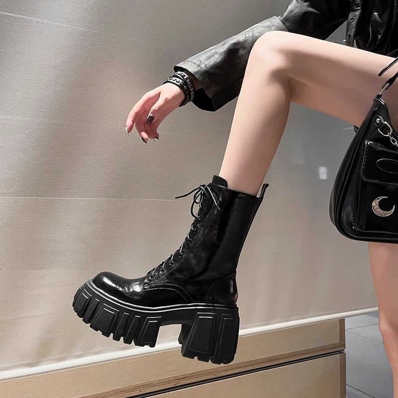 Locomotive heightening autumn and winter new ultra-light platform boots short boots 2025 small British Martin boots women's medium tube