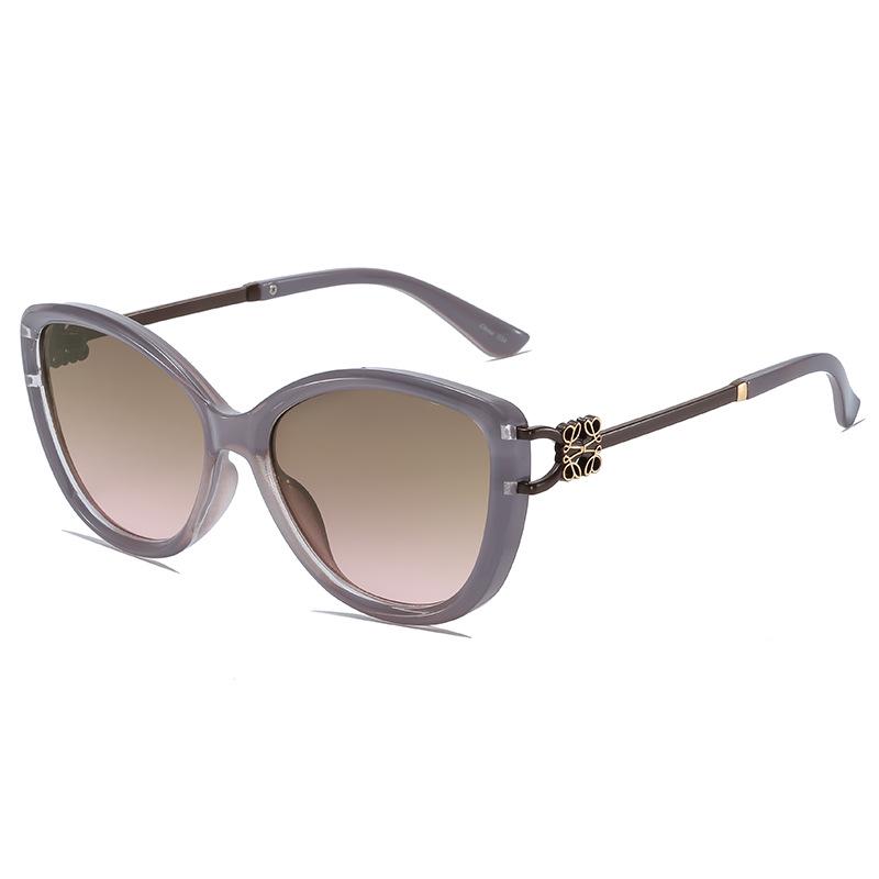 Women's Retro Cat Eye UV Protection Sunglasses with Metal Temple Hollow-out Design