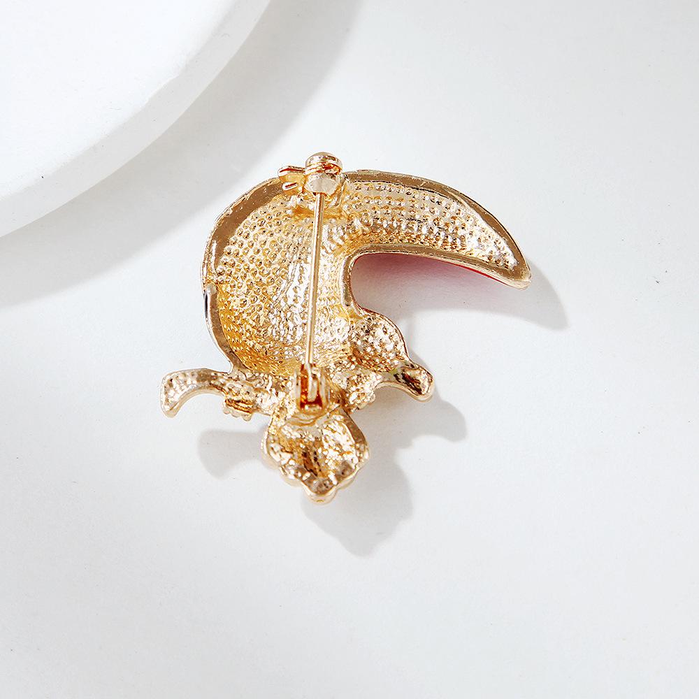 Animal Series Brooch Fine Beautiful Woman Fashion Drip Eagle Parrot Woodpecker Pin