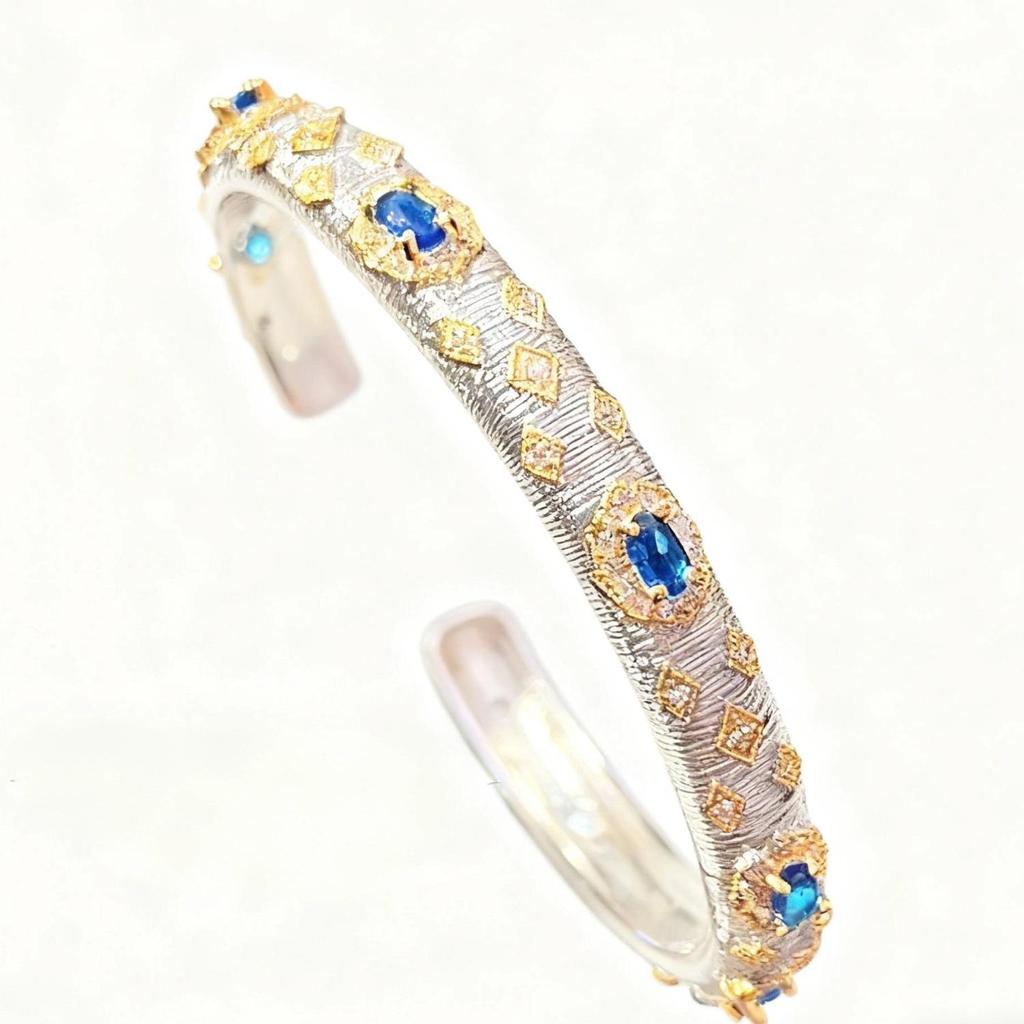 Meiji Two-Tone Italian Retro Bracelet with Rhinestones and Brushed Emerald Court Style