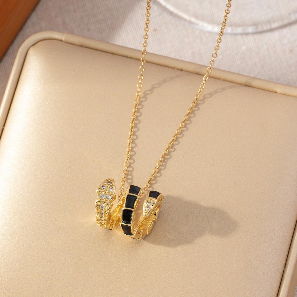 Micro Paved Titanium Steel Cross Pendant Necklace For Women Stylish Versatile Delicate Collarbone Chain