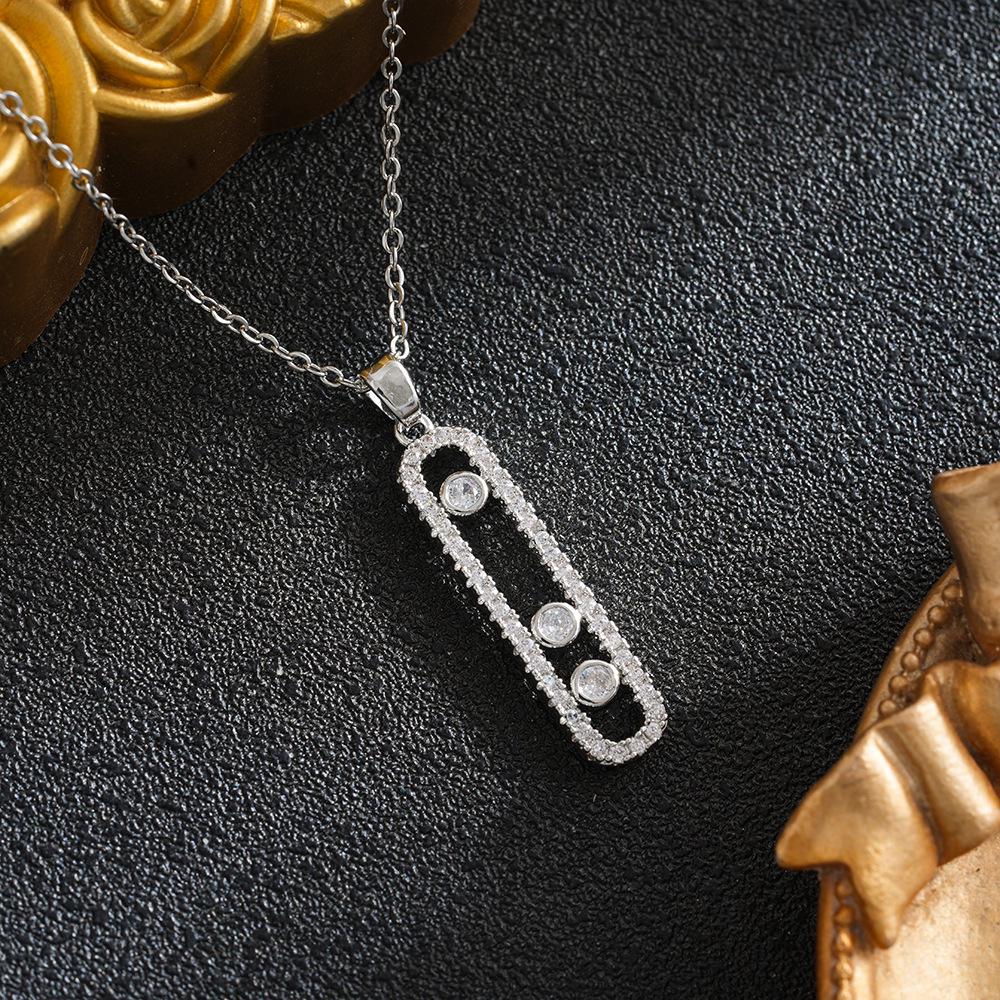 European-American Style Movable Necklace: Titanium Steel Paperclip Light Luxury Geometric Design