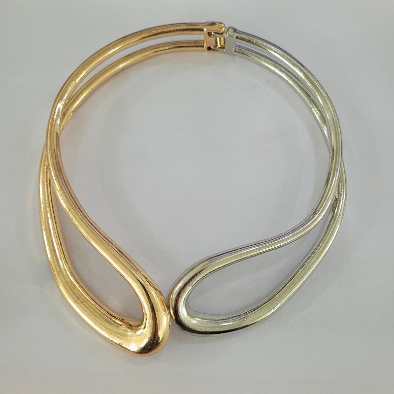 Glossy Retro Irregular Round Metal Choker Necklace for Women