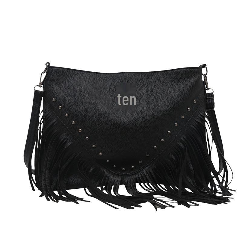 

2025 Women s Rivet Soft Leather Tassel Crossbody Bag чорний