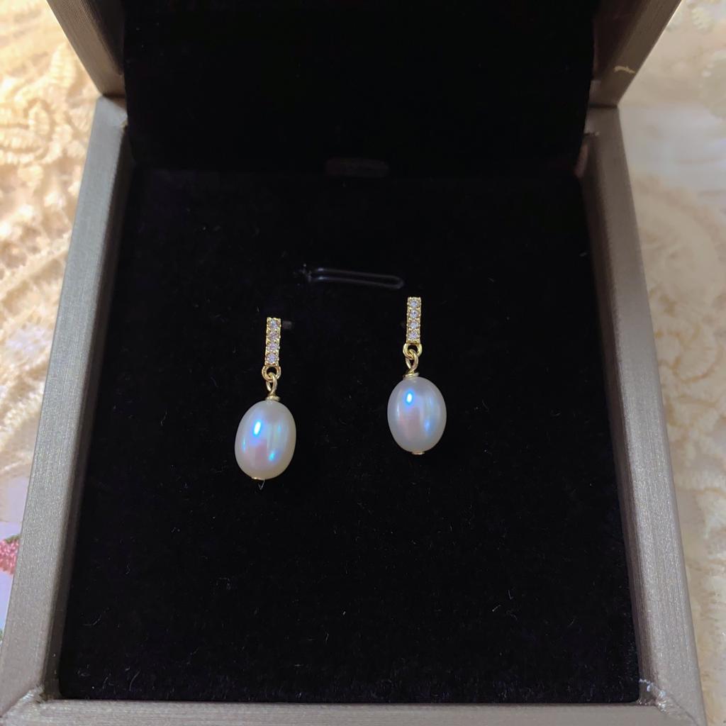 Natural freshwater strong light pearl S925 silver needle stud earrings simple and versatile personality daily rice bead earrings girls