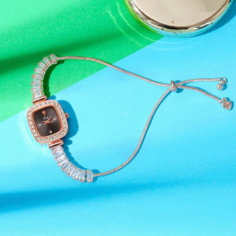 Fashion Diamond Inlaid Square Zircon Watch Exquisite Chain Bracelet Watches Women Free Adjustment Pulling Quartz Watches Reloj