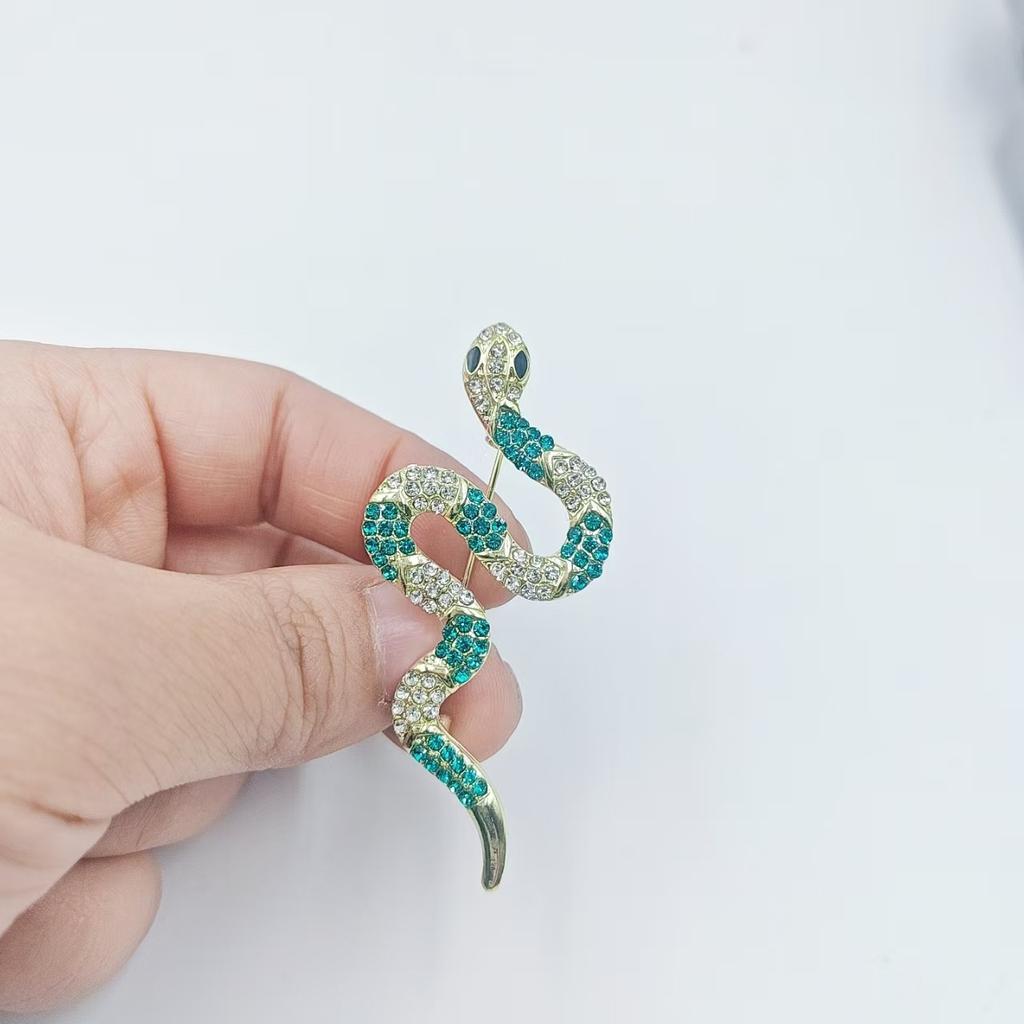 LATS Unique Design Silver Snake Brooches for Women Men Unisex Full of Rhinestone Snake Animal Pins Badge Jewelry