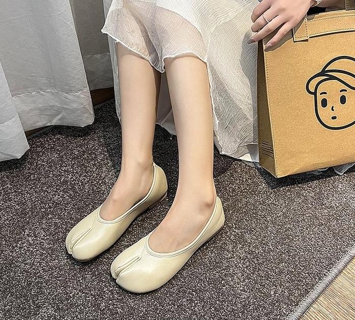 Japanese Style Tabi Ninja Shoes Women Cozy Leather Flats Split Hoof Toe Loafers Femme Mary Jeans Mocasines Ladies Ballerina Shoe