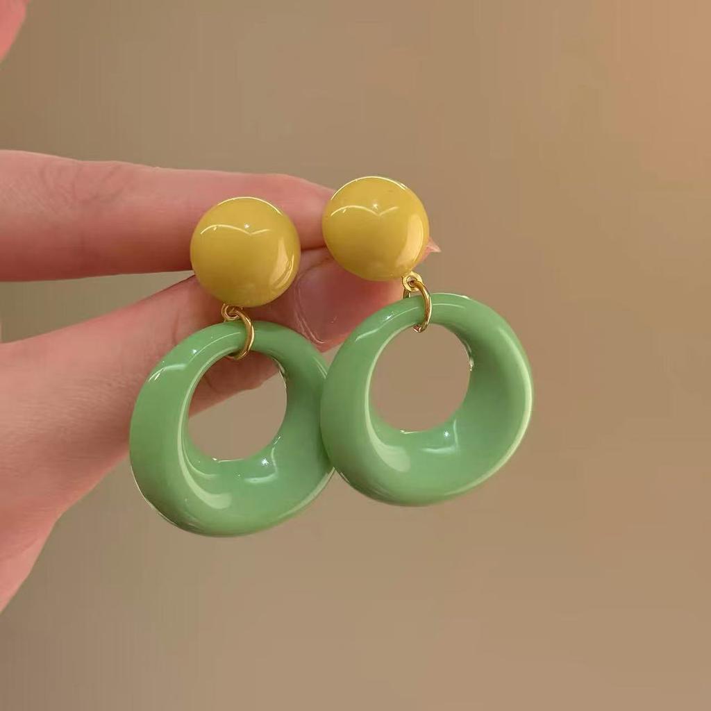 French Retro Silver Needle Round Flat Round Resin Fringed Earrings Light Luxury High-end Earrings Versatile Earrings