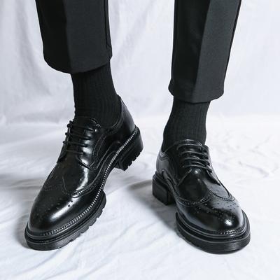 Fashion Men's Brogues Leather Shoes Business Casual Crocodile Pattern Leather Shoe Breathable Soft Bottom Dress Shoes Men Black