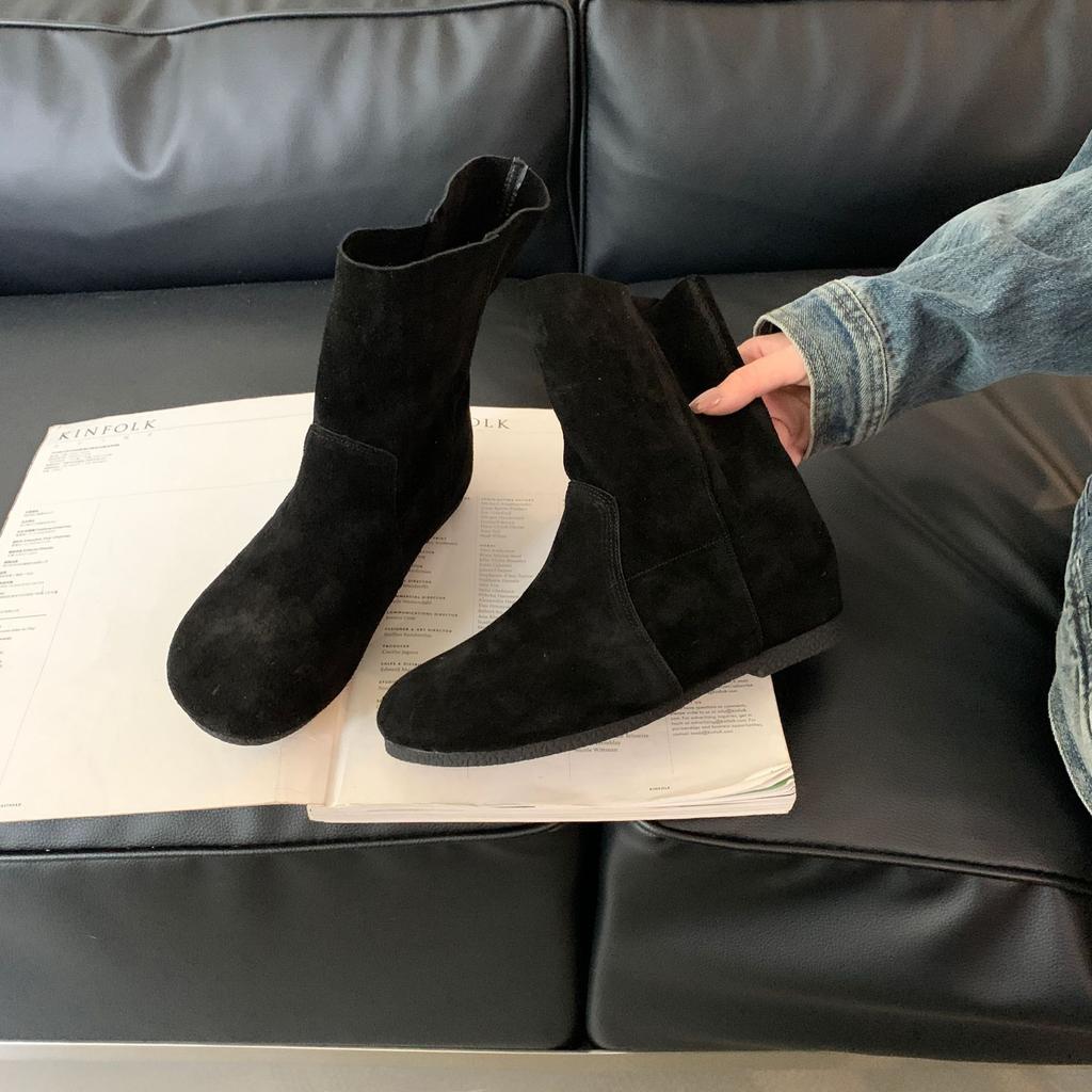Korean Version of Matte Flip Round Head Flat Bottom Thin Boots Short Boots Women's 2025 New Flat Heel Wide Boots