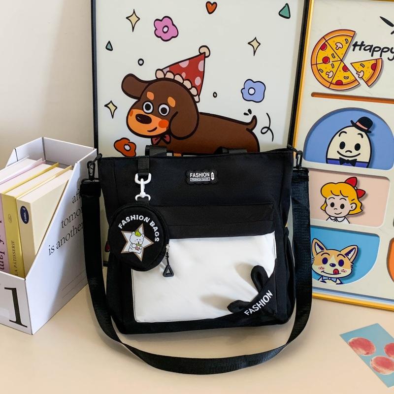 Harajuku Is Simple, Small, Fresh, Contrasting Colors, Large-capacity Student Make-up Package, Campus Trend, Casual, Portable Shoulder.