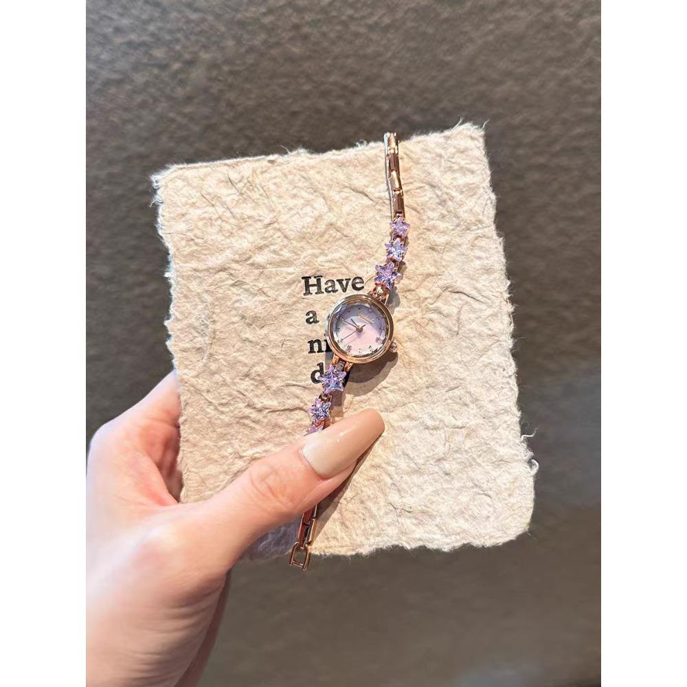 Rhinestone Light Luxury Quartz Women s Watch Retro Light Luxury Bracelet Watch Niche High-end Heart Shape