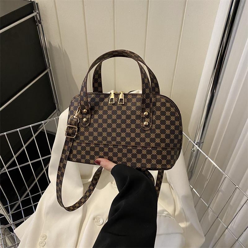 New Summer Retro Texture and Fashionable Solid Color Simple Printed Fashionable Hand-held One-shoulder Crossbody Shell Bag