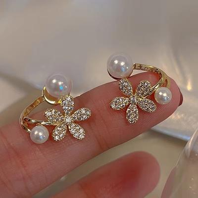 Korean Light Luxury Imitation Pearl Diamond Flower Stud Earrings for Women Fashion CZ Gold Crystal Elegant Jewelry Party Gifts