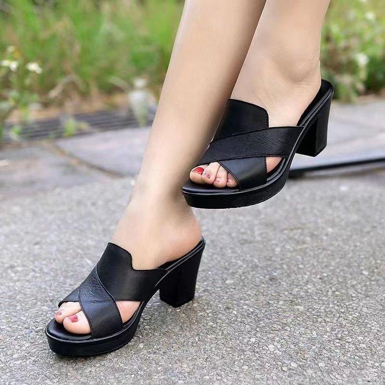 Fashion Big Four Summer Trendy New Women's Cool Slippers Coarse Heels Mom High Heels Anti Platform 100 Casual Women's Shoes
