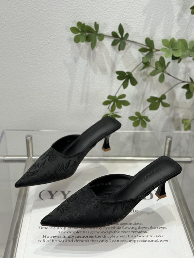 

New Chinese pointed high-heeled slippers female new national style retro embroidery fairy style outer wear high heels bag head single shoes 41