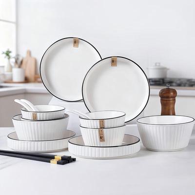 Stoviglie – Set di stoviglie