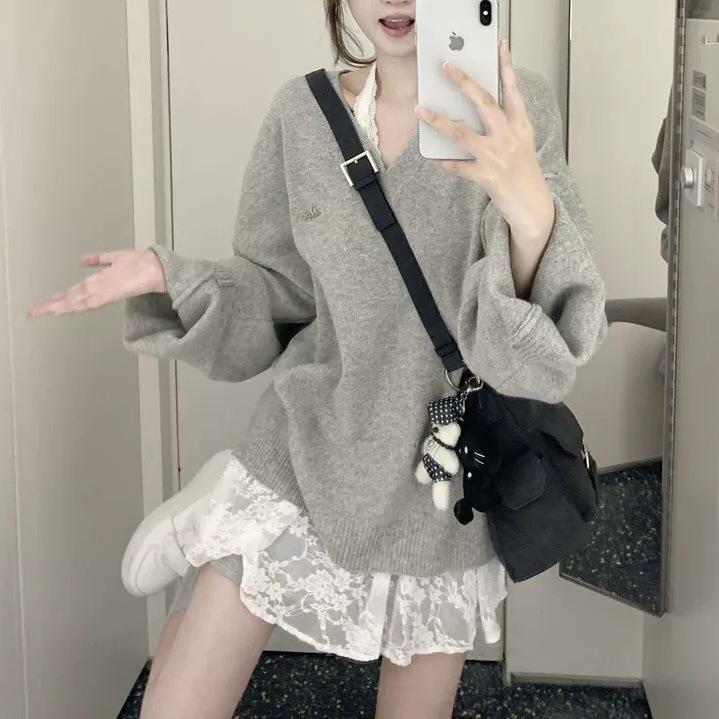 Lazy wind V-neck knitted sweater women's new autumn and winter wear loose and thin high-end long-sleeved top