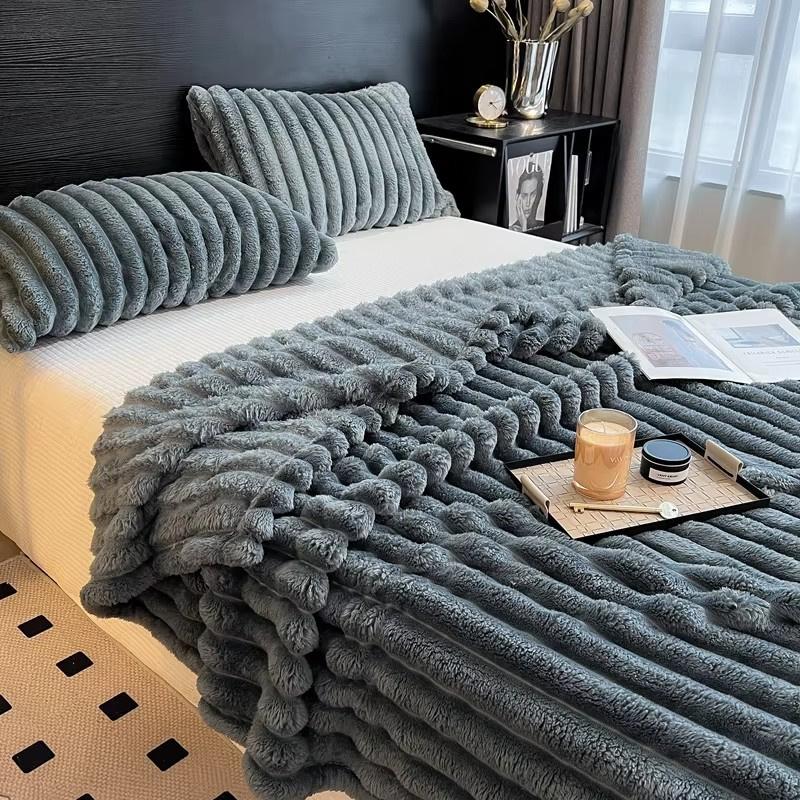 1 Piece Thickened Flannel Blanket Solid Color Soft Fluffy Plush Throws for Sofa Bed Office Travel Coral Rabbit Plush Blanket Winter Thermal Blanket