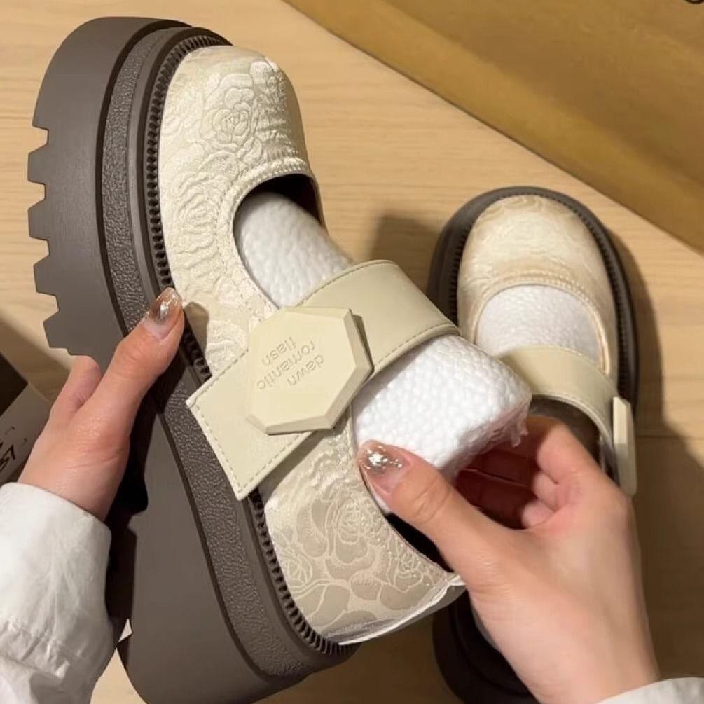 New Chinese Embroidery Black Mary Jane Shoes Women's Spring and Summer New Small Raise the Bottom with Skirt Pumps